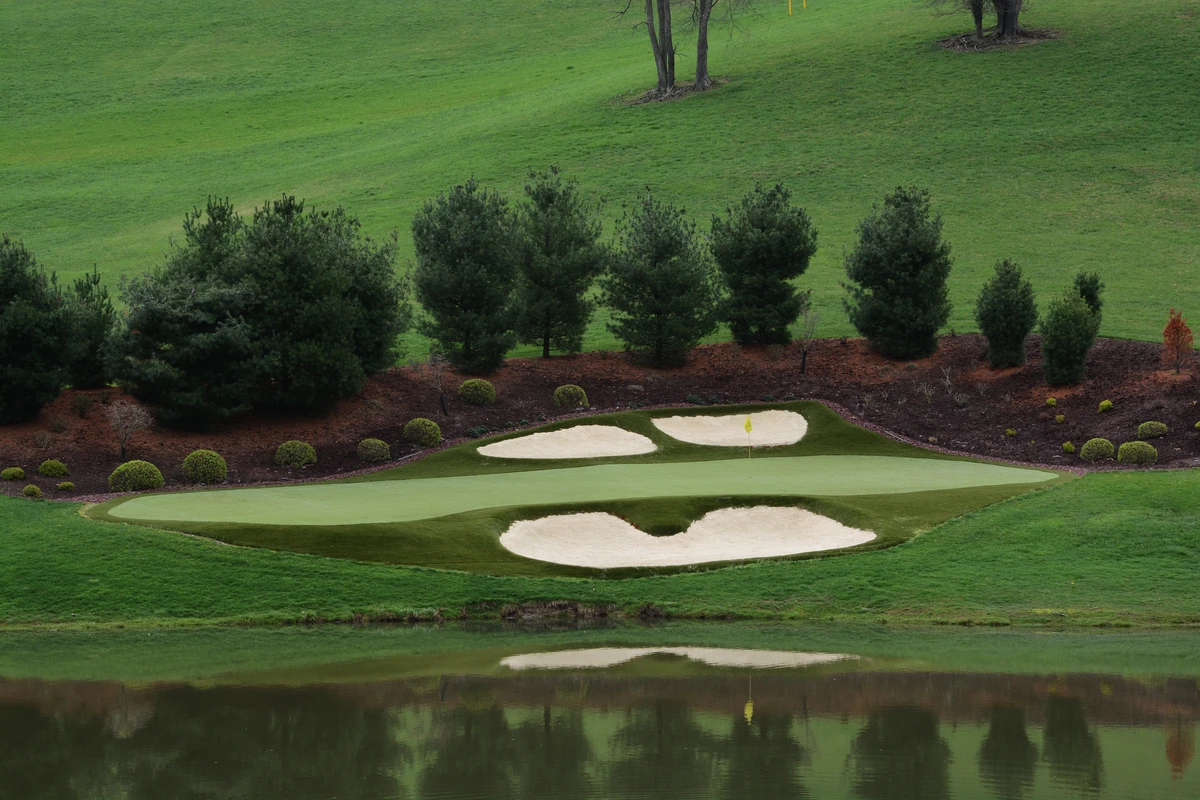 Bring the tournament excitement home with our artificial golf greens designed for any Edmonton space.
