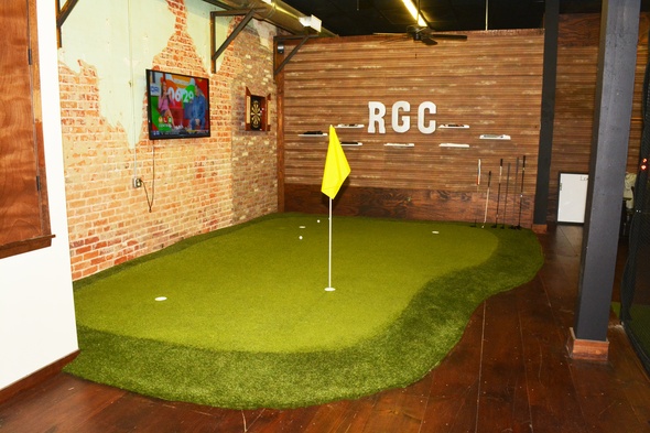 Edmonton Indoor Putting Green