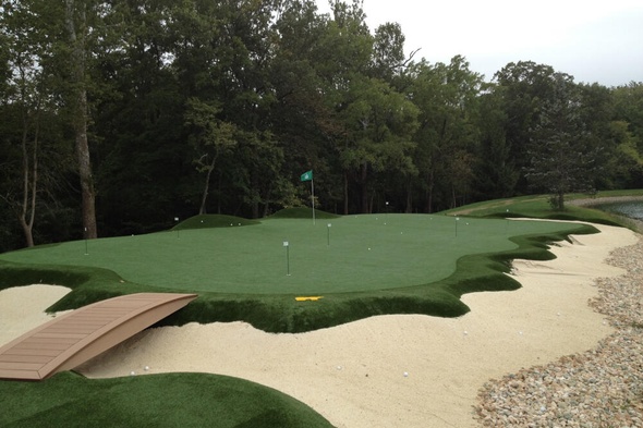 Edmonton artificial putting green with natural surroundings